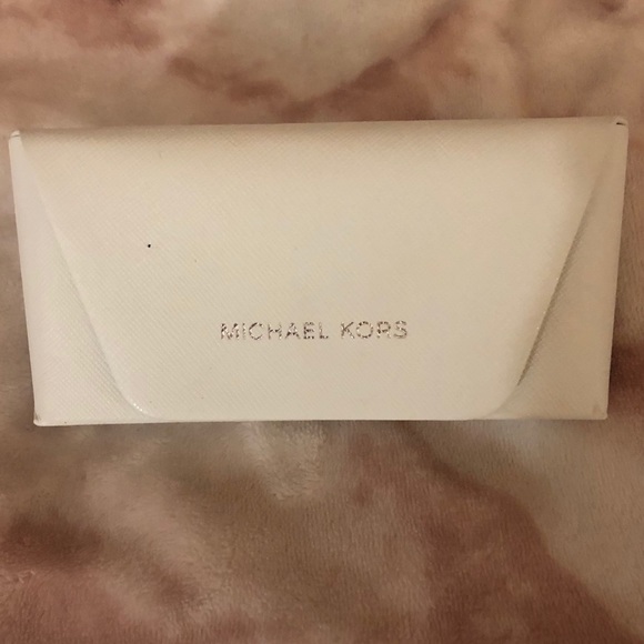 Michael Kors Glasses Case - Picture 2 of 6